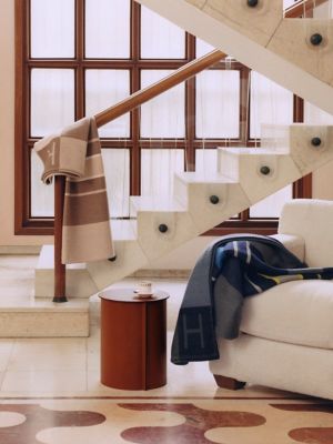 エルメスの公式オンラインストア | Hermès - エルメス-公式サイト